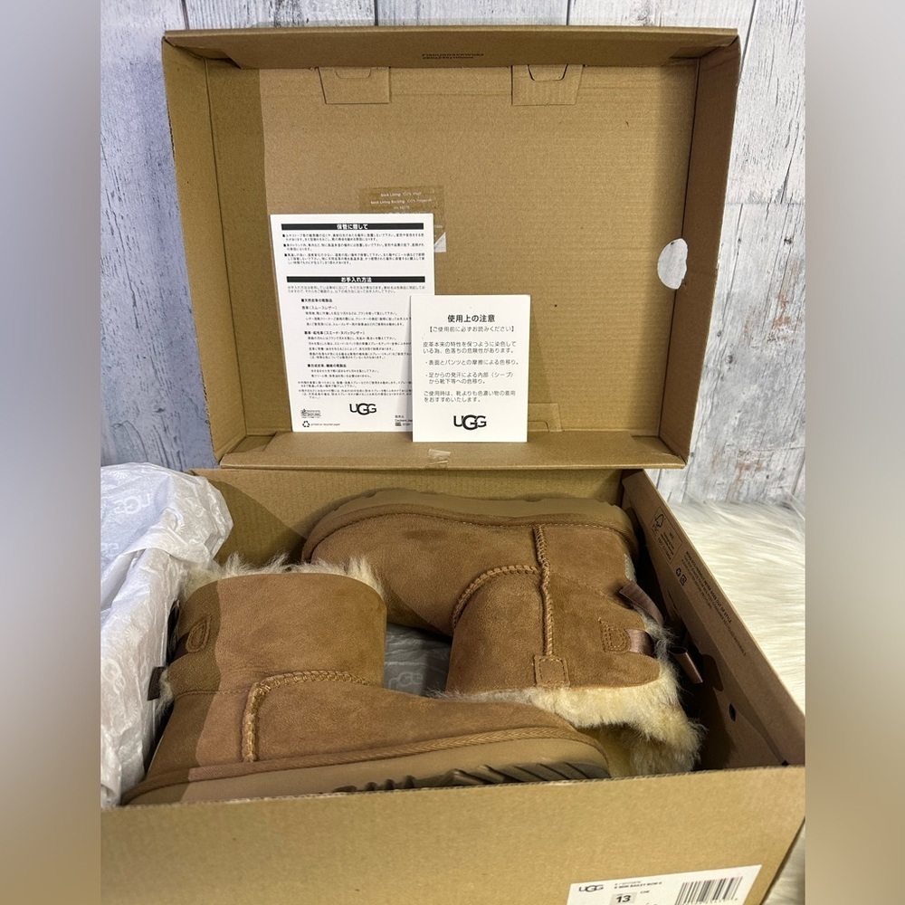 UGG kids mini bailey bow winter boots - Picture 12 of 14